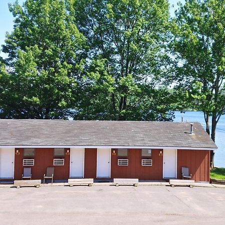 Lakeshore Motel Ice Lake Iron River Екстер'єр фото